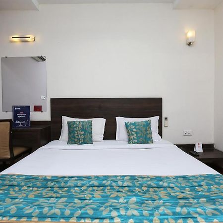 Oyo 4940 Hotel Sea Rock Rāipur エクステリア 写真