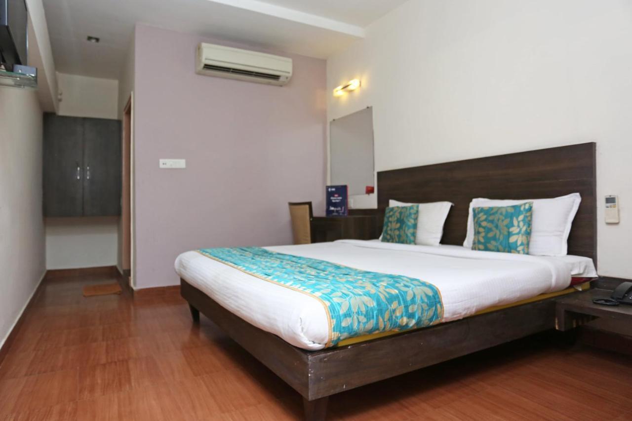Oyo 4940 Hotel Sea Rock Rāipur エクステリア 写真