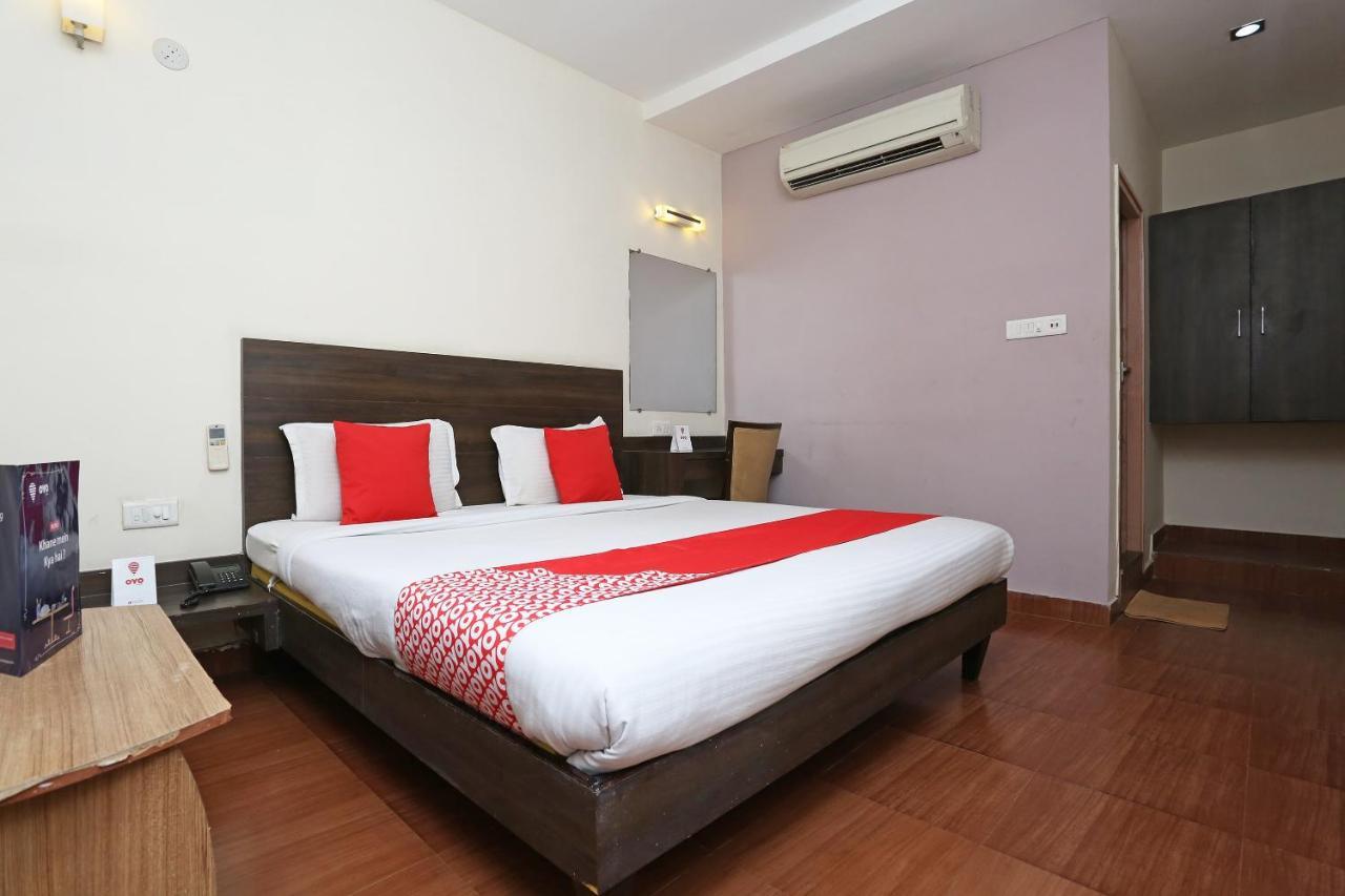 Oyo 4940 Hotel Sea Rock Rāipur エクステリア 写真